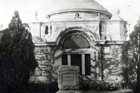Szechenyi-hegy_emlekko_1930